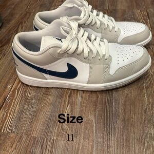 Nike White and Blue Sneakers